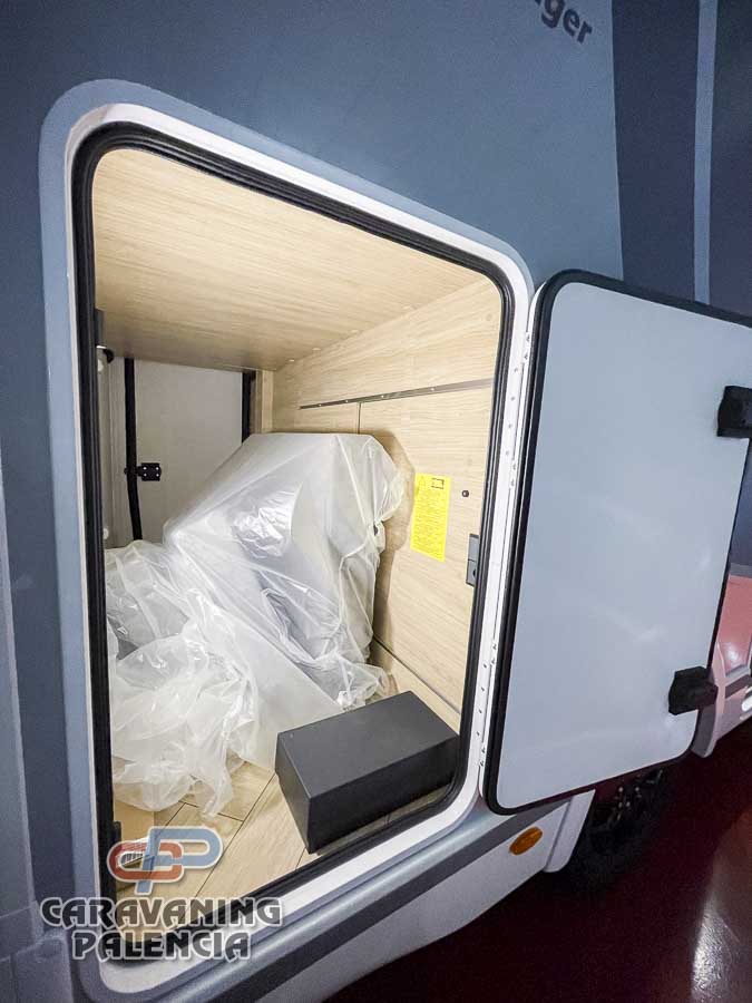 challenger-250-graphite-edition-m26-caravaning-palencia-21