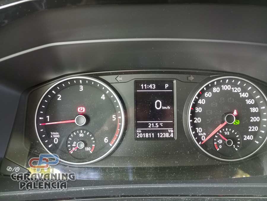 volkswagen-multivan-caravaning-palencia-1 volkswagen-multivan-caravaning-palencia-1