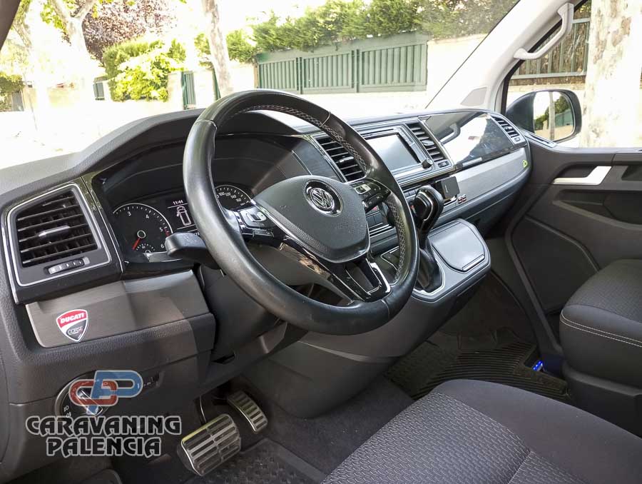 volkswagen-multivan-caravaning-palencia-2 volkswagen-multivan-caravaning-palencia-2