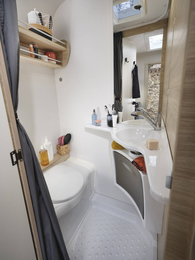 caravelair-alba-460-004-1-768×1024 caravelair-alba-460-004-1-768×1024